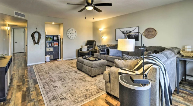 Family-Friendly Chandler Home Near Downtown!, Забронировать Дом для отпуска Чандлер 