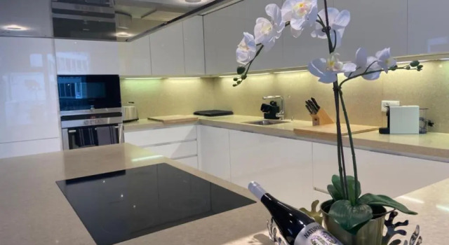 Zurich Luxury Residence, Varaa Huoneisto 4. Aussersihl Zürich