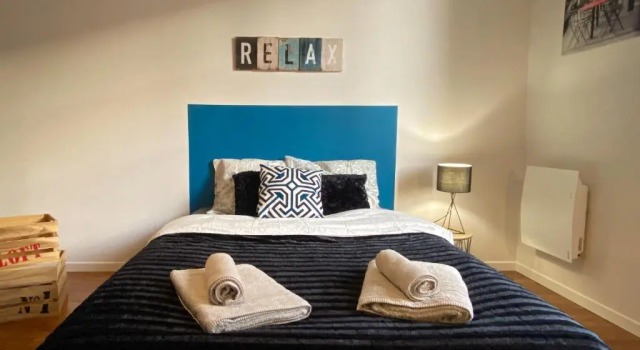 Appartement chic, 3 chambres, hyper centre-ville, parking payant, Забронировать Апартаменты/квартира Отели Соммы с парковкой, Парковка