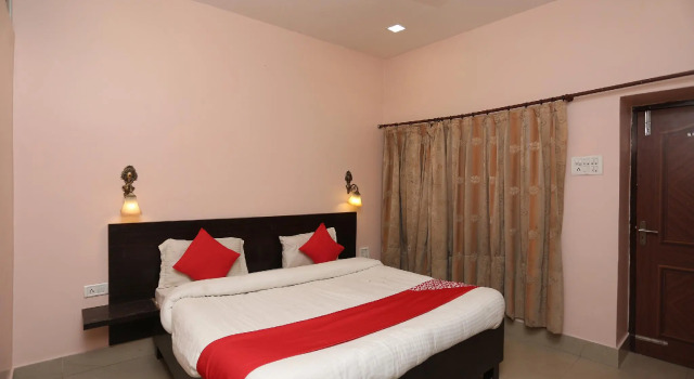 Collection O 44523 Shri Krishna Hotel Inn