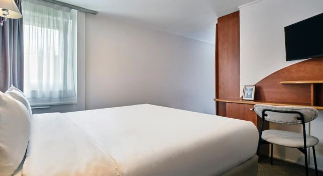 Четырёхместный номер Standard Kyriad Paris Sud Les Ulis Courtaboeuf