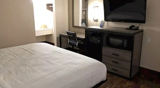 Номер Comfort Travelers Inn and Suites Wharton