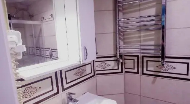 Кровать в общем номере (мужской номер) Armis Hostel