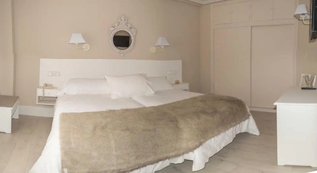 Четырёхместный номер Standard Ares Hotel