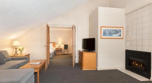 Люкс Premium c 1 комнатой Listel Whistler, a Coast Hotel