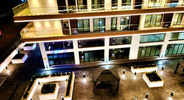 Elegant 2Bed Gem-5star Service-Pools-Gym, Book Hotel Bawaleshi Greater Accra