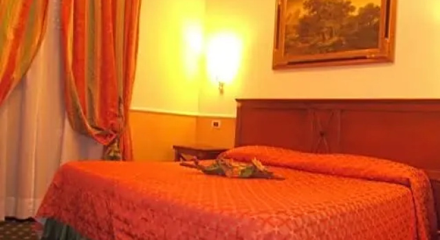 Трёхместный номер Standard Aurora Garden Hotel