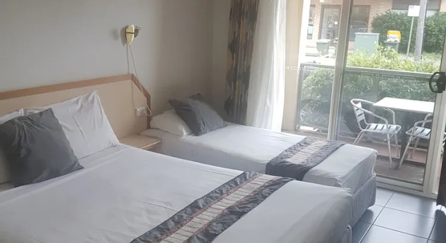 Двухместный номер Standard с балконом Jopen Cafe & Motel