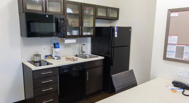 Четырёхместный люкс Candlewood Suites Overland Park W 135th St by IHG