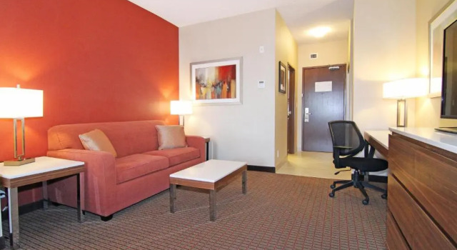 Двухместный люкс Holiday Inn Express and Suites Calgary University by IHG