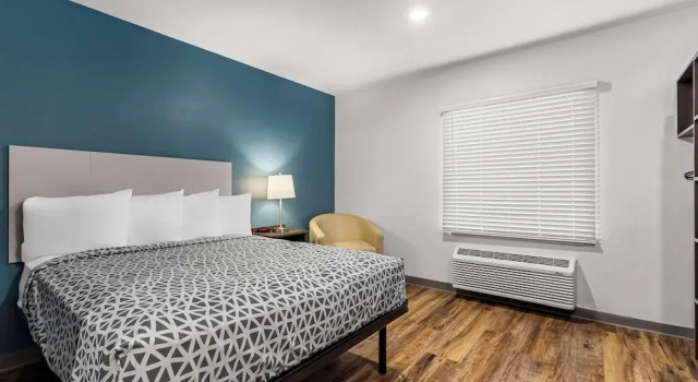 Двухместный люкс WoodSpring Suites Corona