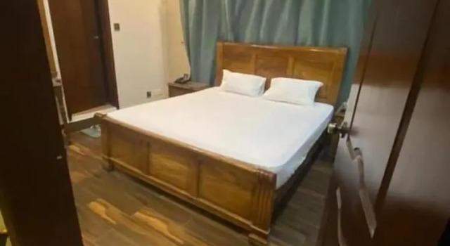 Номер Standard Karachi Elet Business Hotel