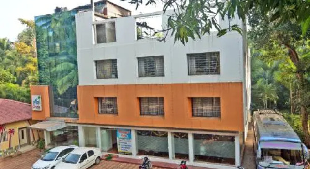 Zanteys Hotel Chivala Beach, Rezerwuj Hotel Hotele w Malvan z parkingiem, Parking