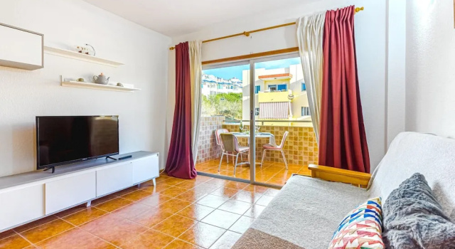 Apartment with One Bedroom in Los Cristianos, with Pool Access, Furnished Balcony And Wifi - 200 M From the Beach, Prenota Appartamento Los Cristianos 