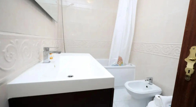 Коттедж B37 - Central City Door Apartment