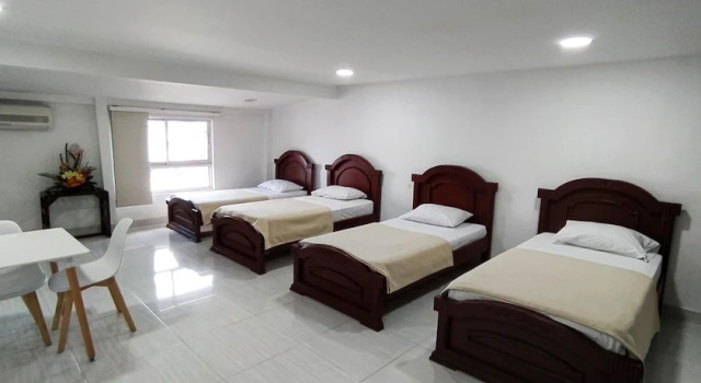 Четырёхместный номер Standard Hotel Exelsior