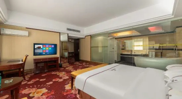Двухместный семейный люкс Deluxe Tian Tian Star Hotel