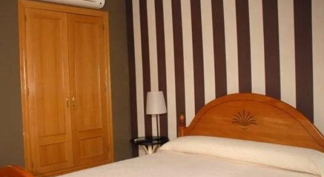 Hotel los Jardines del Plaza, Book Hotel Hotels in Aragon with Breakfast, Breakfasts