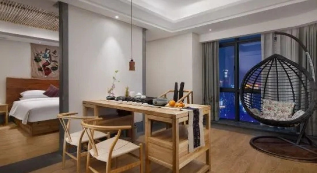 Двухместный люкс Pinman Hotel (Changsha County Wuyue Plaza & Songya Lake Wetland Park Branch)