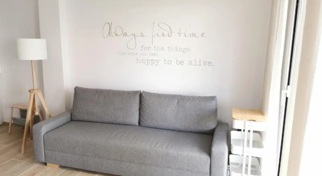 Bright 2 bedroom apt Golden Mile next to beach RDR225