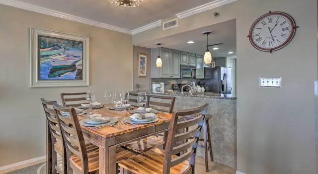 Апартаменты с 2 комнатами с балконом 11th-floor PCB Condo w/ Ocean View, Walk to Dining