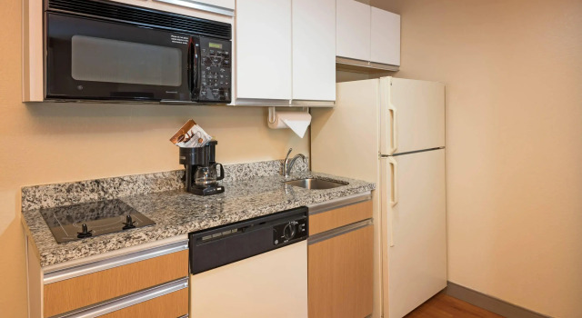 Двухместный номер Standard MainStay Suites Detroit Auburn Hills