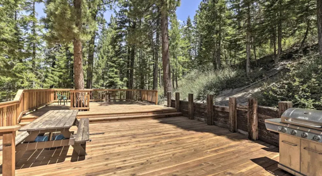 Коттедж 6 Mi to Heavenly Mountain: South Lake Tahoe Rental