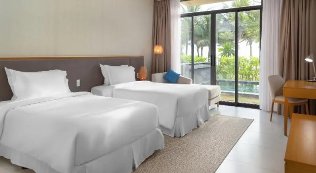 Вилла с балконом и рядом с пляжем Wyndham Garden Cam Ranh Resort