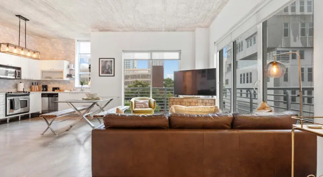 Stylish City Loft Downtown Steps to Bayfront Park, Забронировать Апартаменты/квартира Апартаменты Miami Metropolitan Area, Апартаменты/квартира