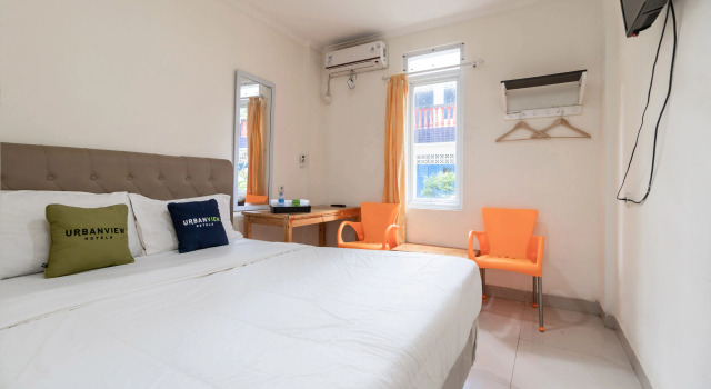 Urbanview Hotel Minongga Pondok Labu by RedDoorz, Book Hotel Cilandak Jakarta