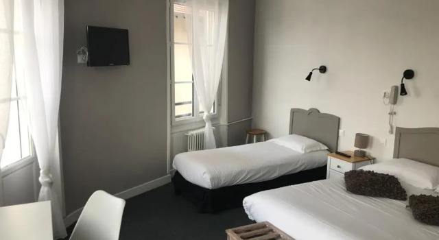 Трёхместный номер Standard Hôtel LEstran