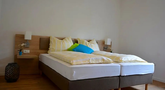 Zur Lahnbrücke, Rezerwuj Hotel Lahntal-Sarnau Niemcy