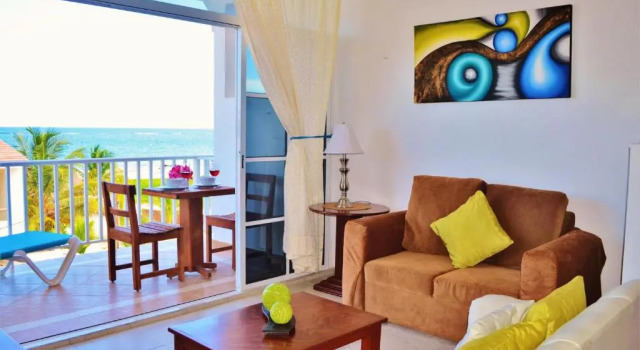 Люкс с частичным видом на океан Corales Suites