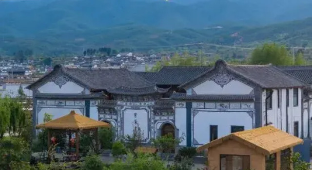 Shaxi Hidden Creek Homestay