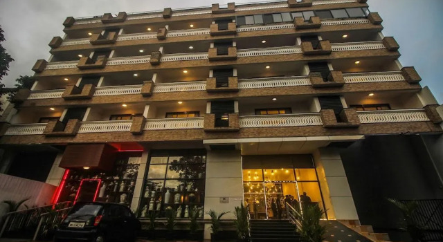 Treebo Tryst Dona Paula, Boek Hotel Hotels in Noord-Goa met parkeren, Parkeren