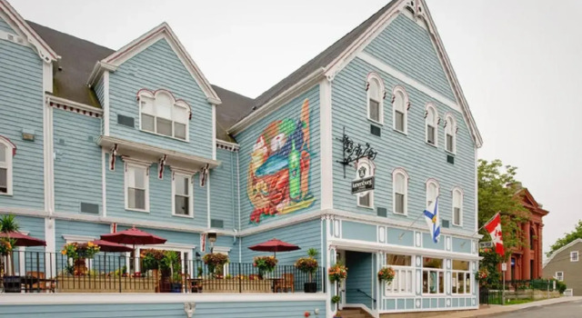 Lunenburg Arms Hotel, Rezervovat Lázně / Resort Hotely v Nové Skotsko s parkováním, Parkování