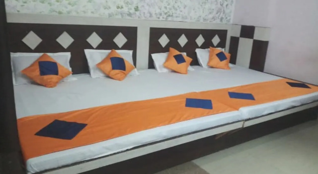 Goroomgo Jayanti Dham Mathura