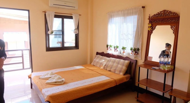 Benya Guest House, Varaa Matkakoti Hotellit North-Eastern Thailand pysäköinnillä, Pysäköinti