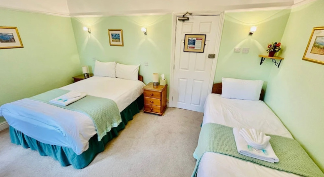 Трёхместный номер Superior Pickwicks Guest House