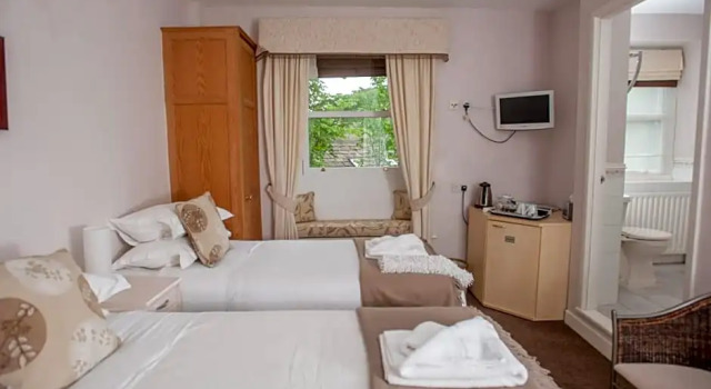 The Racehorses Hotel