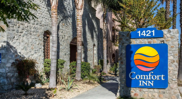 Номер Standard Comfort Inn Pomona near Fairplex