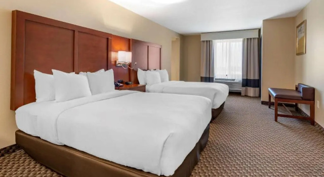 Четырёхместный номер Standard Comfort Suites Broomfield-Boulder-Interlocken