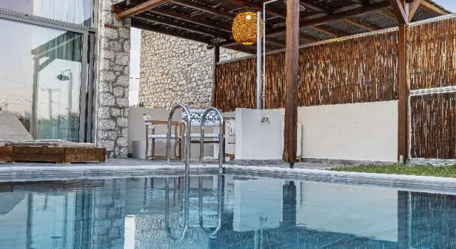 Вилла Deluxe с видом на бассейн Haraki Villas