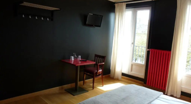 Трёхместный номер Standard с красивым видом из окна Hôtel Victor