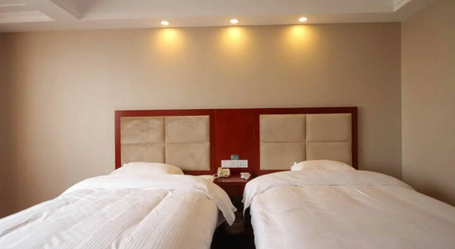 GreenTree Inn Suqian Sihong Passenger Station Zhongyuan Logistics District Hotel, Prenota Hotel Sihong Jiangsu