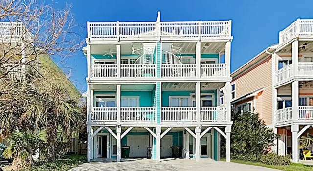 New Listing! Beachside Gem W/ Rooftop Deck 4 Bedroom Condo