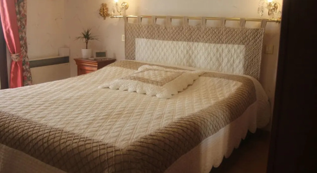 Vintage Holiday Home in Cotignac With Heated Private Pool, Забронировать Отель Котиньяк Green Provence