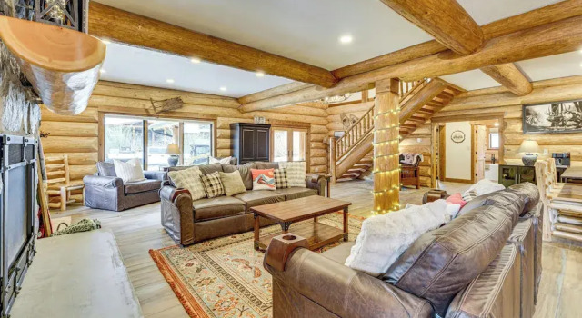 Cabin 3/4 Mi to Red River Ski & Summer Area, Varaa Lomakoti Red River 