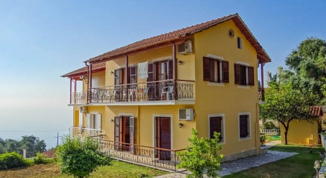 Студия Eleni's Apartments & Studios