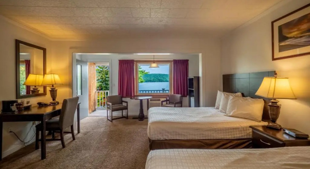 Двухместный номер Standard с балконом Lake N Pines Motel